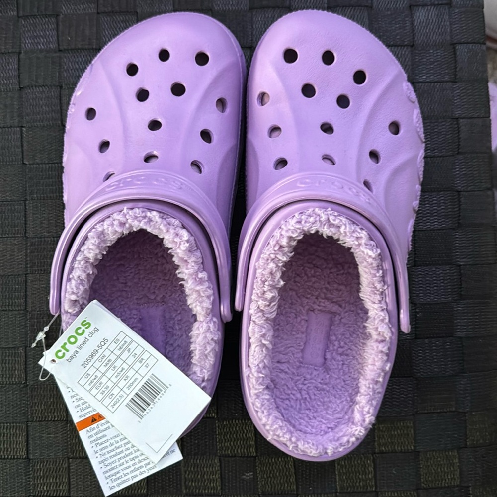 Purple fluffy crocs, new with tags, never worn